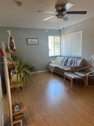 225 SE 16th Ave 8, Fort Lauderdale, FL 33301