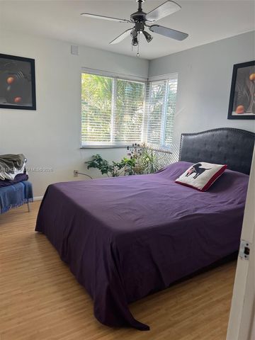 225 SE 16th Ave 8, Fort Lauderdale, FL 33301