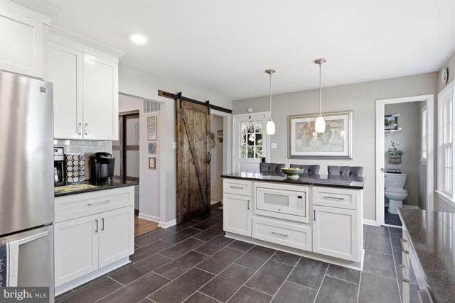 7711 HAYFIELD RD, Alexandria, VA 22315