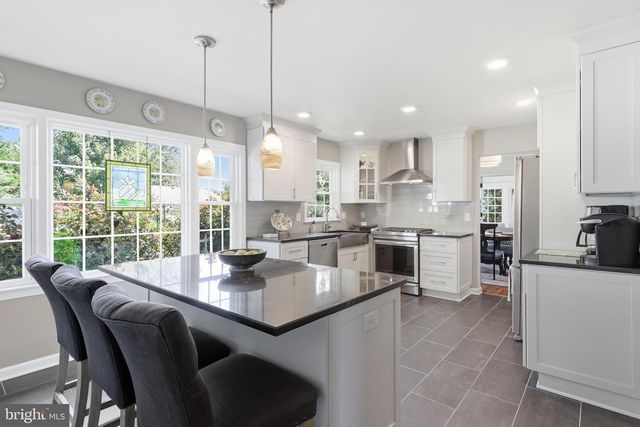 7711 HAYFIELD RD, Alexandria, VA 22315