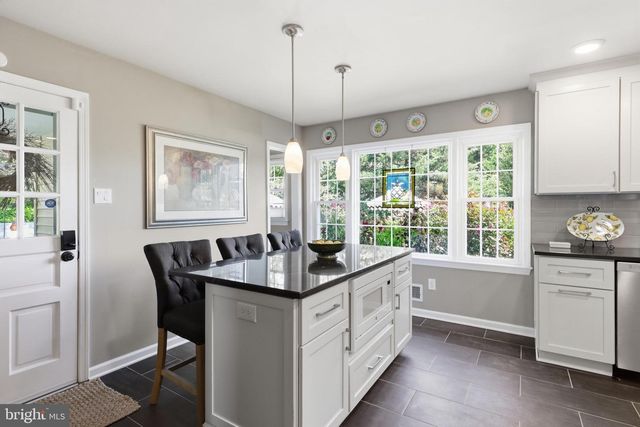 7711 HAYFIELD RD, Alexandria, VA 22315