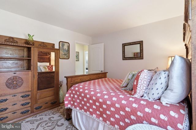 7711 HAYFIELD RD, Alexandria, VA 22315