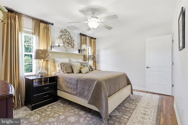 7711 HAYFIELD RD, Alexandria, VA 22315