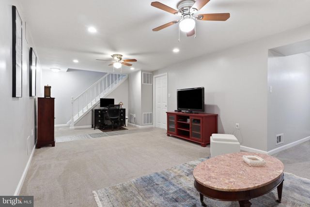 7711 HAYFIELD RD, Alexandria, VA 22315