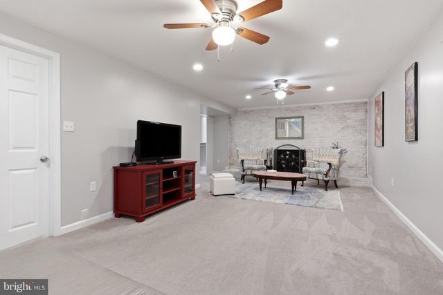 7711 HAYFIELD RD, Alexandria, VA 22315