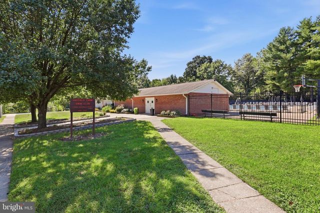 7711 HAYFIELD RD, Alexandria, VA 22315