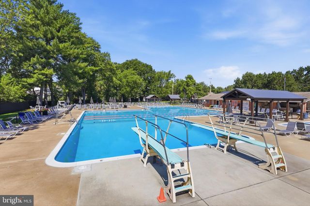 7711 HAYFIELD RD, Alexandria, VA 22315