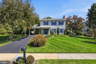 7711 HAYFIELD RD, Alexandria, VA 22315