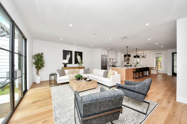 571 N Post Oak Lane, Houston, TX 77024