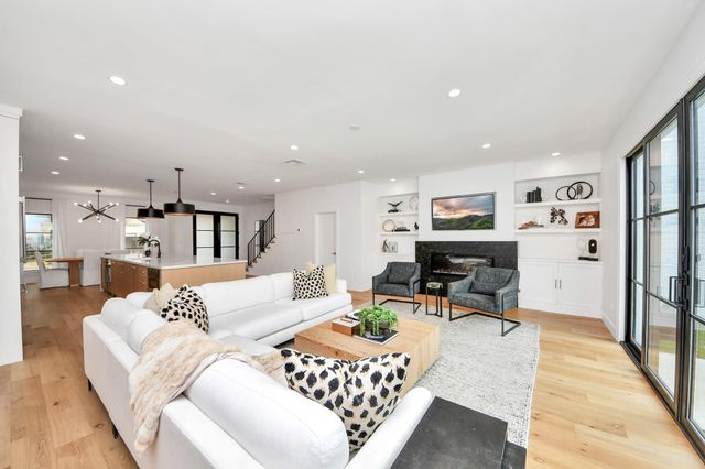 571 N Post Oak Lane, Houston, TX 77024