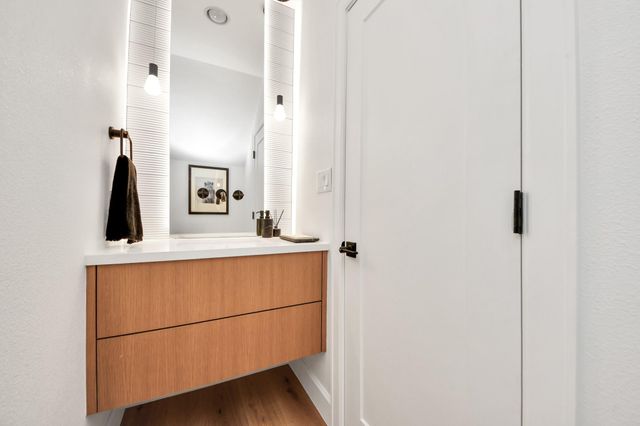 571 N Post Oak Lane, Houston, TX 77024