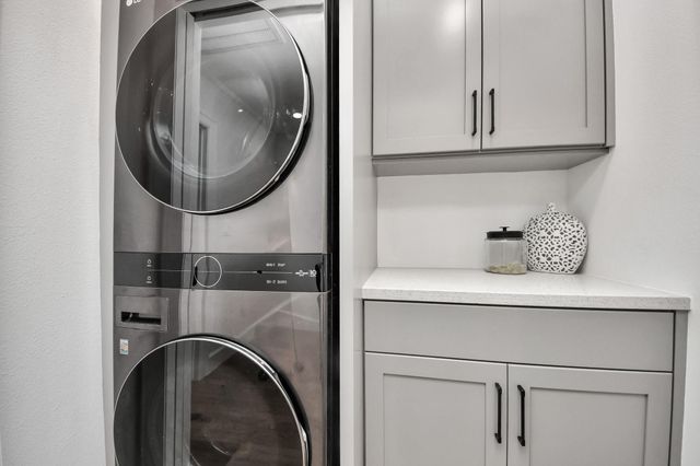 571 N Post Oak Lane, Houston, TX 77024