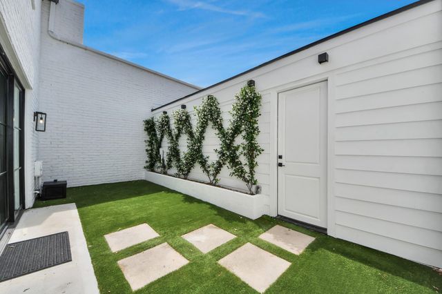 571 N Post Oak Lane, Houston, TX 77024