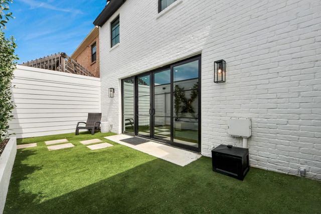 571 N Post Oak Lane, Houston, TX 77024