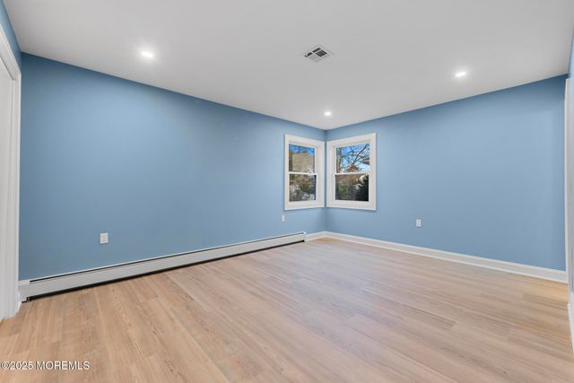 86 San Carlos Street, Toms River, NJ 08757