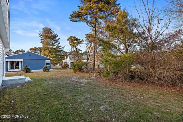 86 San Carlos Street, Toms River, NJ 08757