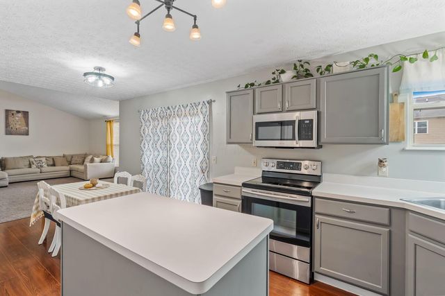 382 Moss Court, Marysville, OH 43040