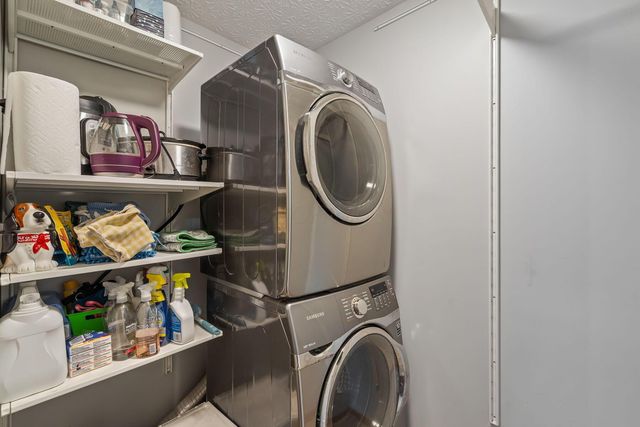 382 Moss Court, Marysville, OH 43040