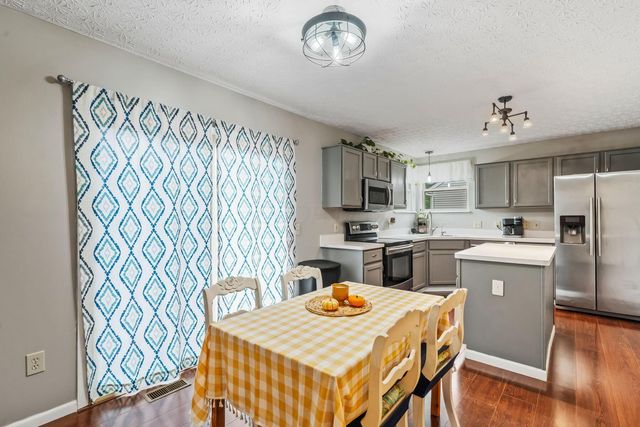 382 Moss Court, Marysville, OH 43040