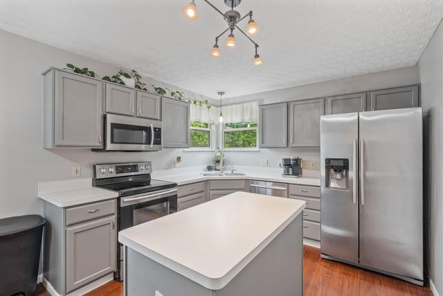 382 Moss Court, Marysville, OH 43040