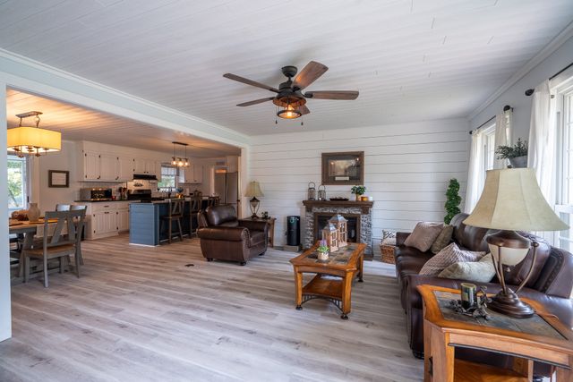 12 Horseshoe Bend Road, Leoma, TN 38468