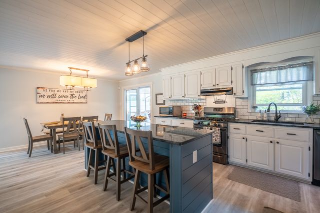 12 Horseshoe Bend Road, Leoma, TN 38468