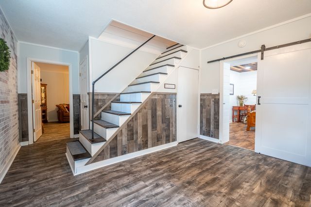 12 Horseshoe Bend Road, Leoma, TN 38468