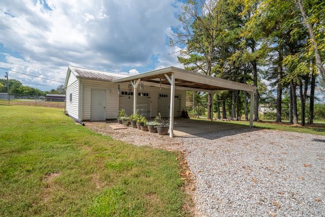 12 Horseshoe Bend Road, Leoma, TN 38468