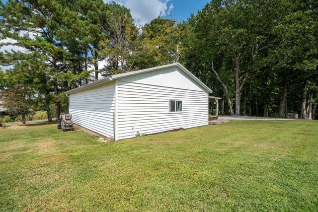 12 Horseshoe Bend Road, Leoma, TN 38468