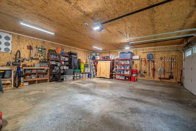 12 Horseshoe Bend Road, Leoma, TN 38468