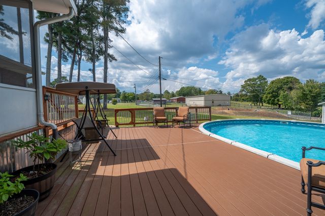 12 Horseshoe Bend Road, Leoma, TN 38468