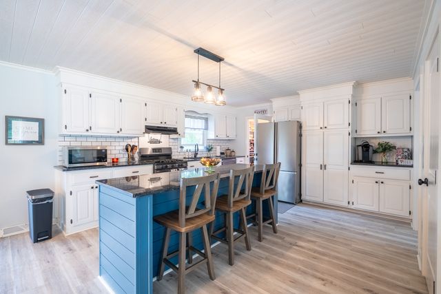 12 Horseshoe Bend Road, Leoma, TN 38468