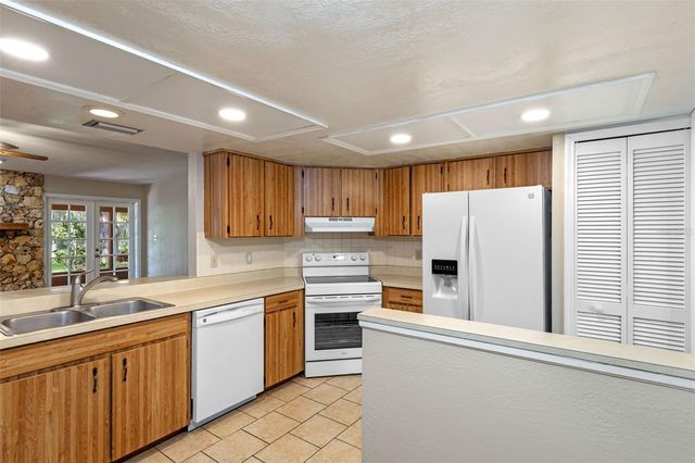 525 GARDEN HEIGHTS DR, Winter Garden, FL 34787