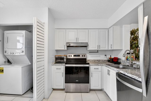 14723 Cumberland Drive 308, Delray Beach, FL 33446