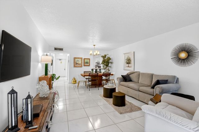 14723 Cumberland Drive 308, Delray Beach, FL 33446