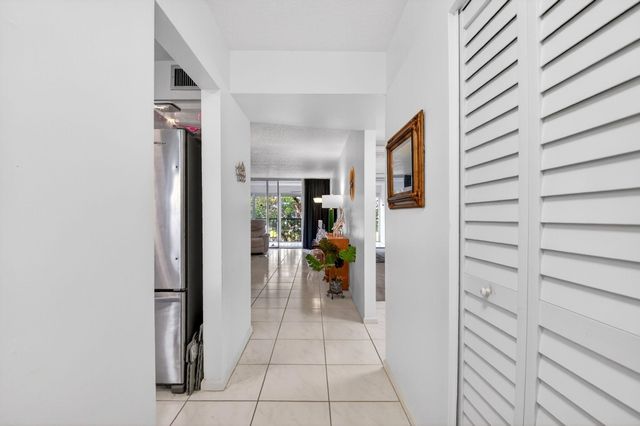 14723 Cumberland Drive 308, Delray Beach, FL 33446