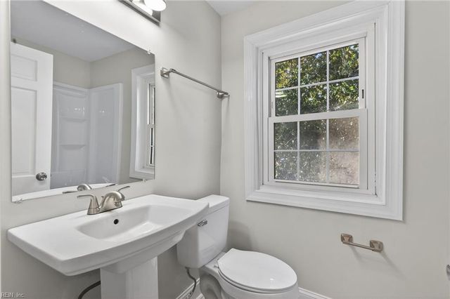 412 West RD, Portsmouth, VA 23707