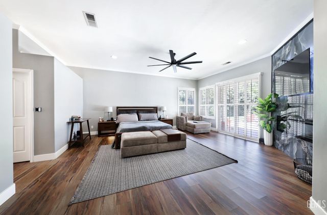 1400 Pineglen Drive, Bakersfield, CA 93312
