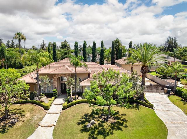 1400 Pineglen Drive, Bakersfield, CA 93312