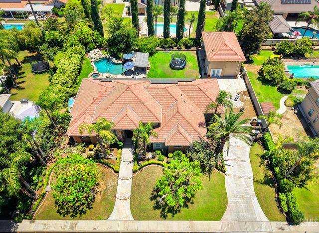 1400 Pineglen Drive, Bakersfield, CA 93312