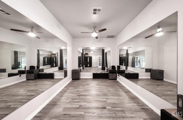 1400 Pineglen Drive, Bakersfield, CA 93312