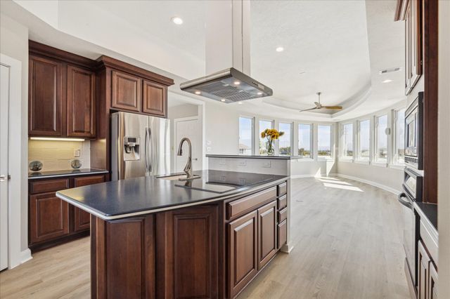 13415 Binnacle Way, Galveston, TX 77554