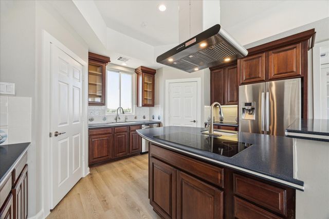 13415 Binnacle Way, Galveston, TX 77554