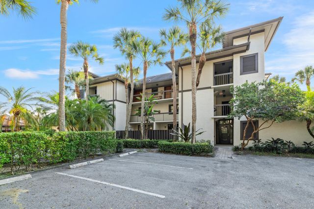 2785 Polo Island Drive J301 Penthouse, Wellington, FL 33414