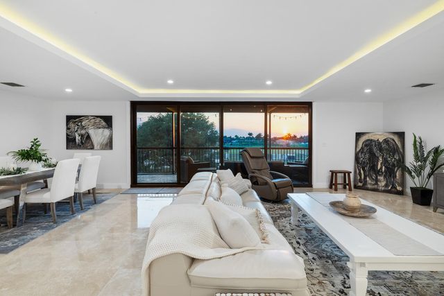 2785 Polo Island Drive J301 Penthouse, Wellington, FL 33414