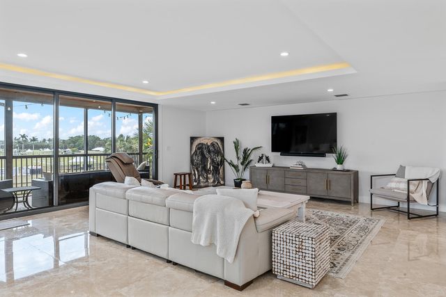 2785 Polo Island Drive J301 Penthouse, Wellington, FL 33414