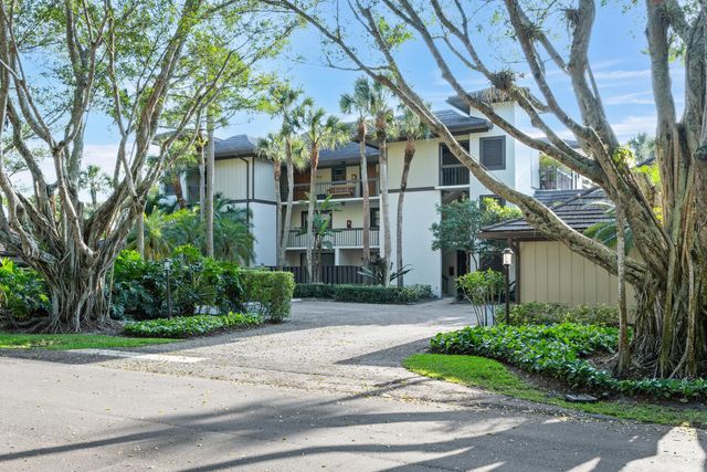 2785 Polo Island Drive J301 Penthouse, Wellington, FL 33414
