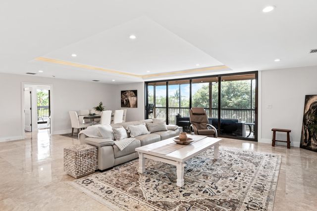 2785 Polo Island Drive J301 Penthouse, Wellington, FL 33414