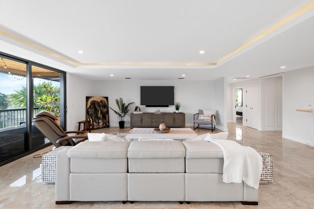 2785 Polo Island Drive J301 Penthouse, Wellington, FL 33414