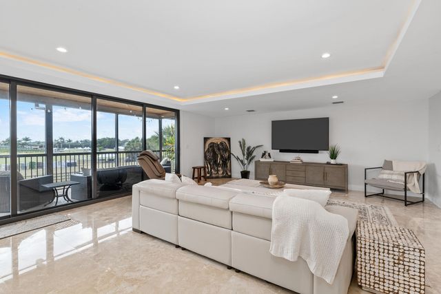 2785 Polo Island Drive J301 Penthouse, Wellington, FL 33414